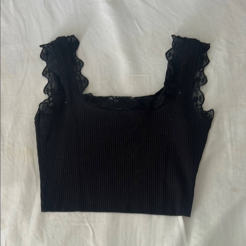 black lace trimmed tank top size small